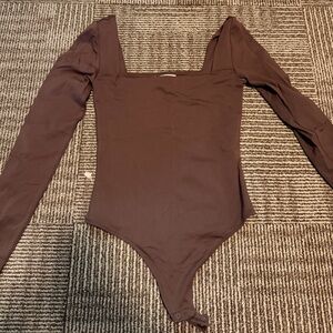 Aritzia Babaton Brown Square neck Bodysuit